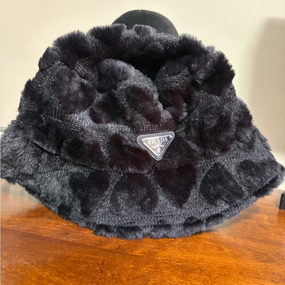 Prada Elegant Black Fur Bucket Hat - Picture 3 of 4
